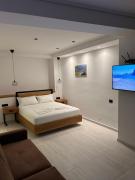 Crown Deluxe Apartments