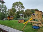 Neues Ferienhaus für Familien mit Garten und Sauna