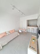 2 Ambientes en Peatonal San Martín 300 m del Mar Piso Alto