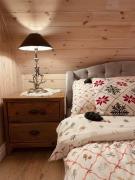 Dom pod lasem z prywatnym basenem i balią