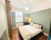 Top Raynes Park