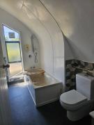 The Barn, 4 bedrms, Harry Potter rm, pet friendly