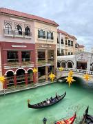 Venice Luxe Warm Nest, Pool, Netflix, Kitchen, Canal Mall Access