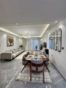 2Bed Heated swimming Pool, Gym, city view, office