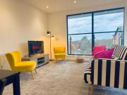 Near hospital and city workstay parking & balcony