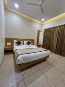 Ganeshratna Ventures Hotel Veluvan
