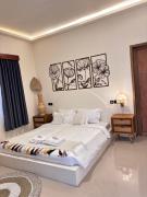 Queen Villa kutalombok