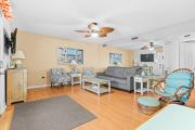 Classic Bayside Condo Near Harpoon Hannas Close to Beach & Dining