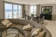 Luxury 2 Bed Apartment Infinity Hote Ocean & Table Mountain Views