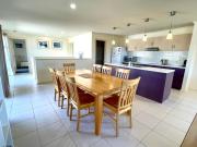 Top Kingscote