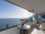 Apartment Helle Wohnung mit atemberaubender Aussicht auf das Meer und den Strand by Interhome