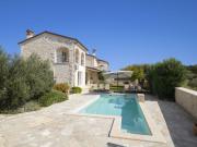 Holiday Home Villa Mason mit beheiztem Pool und Mini-Wellness by Interhome