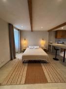 Templlo Residences Cozy Coastal Private Studios near Lisbon