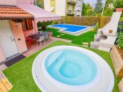 Holiday Home Jane e Jolie Haus privates Schwimmbad und Jacuzzi by Interhome