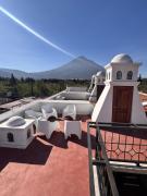 Beautiful 8-person Villa in Antigua with parking