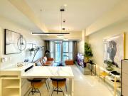 Uptown Parksuites - Elegant 2 Bedroom Unit with Balcony in BGC