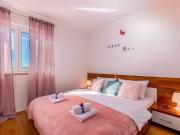 Apartment Wohnung mit Balkon und Meerblick by Interhome