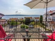 Apartment Wohnung mit Panoramablick aufs Meer by Interhome