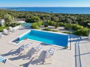 Holiday Home Luxuriöse Villa Royal I mit privatem Pool by Interhome