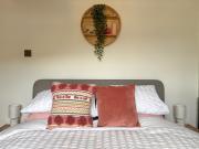 2 Bed Cottage, Peak District Edge