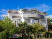 Apartment mit Blick auf das Wasser by Interhome