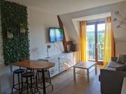 Quiet apartment with view