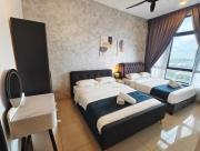 500m walking to CIQ I 2 day -20 Percent Offer I 7pax 2BR, Free Netflix and Viu ,1 carpark