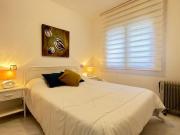 Encantador apartamento de 2 hab. con terraza y parking en Roses - HISP-312-106