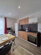 J2 duplex, central, proche gare, therme, opéra