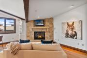 Ski-In Ski-Out 1BR Retreat Hot Tub condo