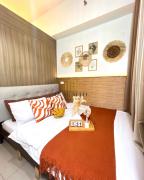 Aesthetic walking distance to MOA,near NAIA AIRPORT with NETFLIX,MINIVIDEOKE,BOARDGAMES-DUXE6