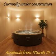 Cosy 2 Bedroom Coastal Retreat with Sea Views and a Private Indoor Hot Tub