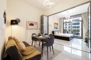 Stylish pool view 1BR in Barsha South sleeps 5