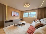 Ape incrivel ao lado Igreja Matriz Centro Gramado