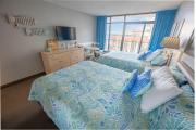 Remodeled Ocean View Studio 5thFloor,Heated Pools!