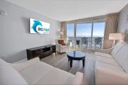 Beautiful Resort Condo by Boardwalk w Nice Pools