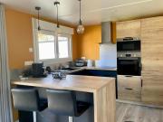 Spacious bungalow with heated pool and jacuzzi