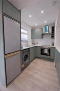 Stylish 3-Bed Home Sleeps 6 Modern & Spacious