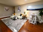 Redwood loft at Park Place King bed walk in closet fast WIFI and free coffee