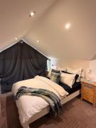 KozyGuru | Joslin | Leafy Granny Flat near CBD