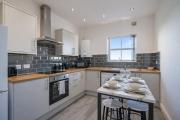 2BR Flat - 4 Beds Sleeps 7 - Trinity Vaults