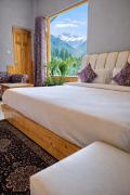 Hotel Old Manali by Himalayan View - Balcony & Mountain View Rooms