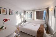 Guest Favorite Central 1BR with Lift for 4