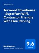 Torwood Townhouse - SuperFast WiFi, Contractor Friendly with Free Parking