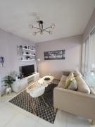 FavStay Ramkhamhaeng, Stylish 1BR Bangkok