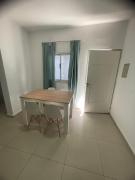 Departamentos frente al shopping