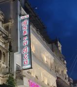 Hotel Lakshya Sheesh Mahal
