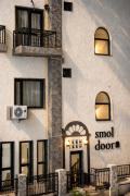 Smol Door