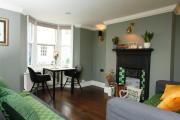 Central Brighton 2-Bed Flat by Shops, Cafés, Beach