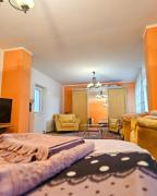 RadHouse Wellness Villa - Hot Tub & Fast WiFi